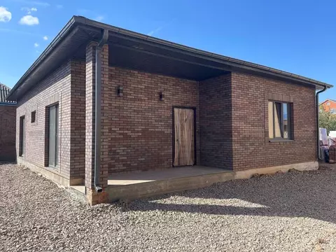 Дом в Ростовская область, Батайск ул. 50 лет Октября (120 м)