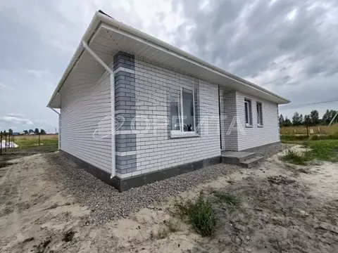 Дом в Тюменская область, Тюменский муниципальный округ, с. Чикча, ...