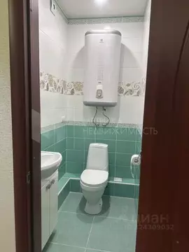 2-к кв. Тюменская область, Тюмень ул. Николая Зелинского, 19 (62.5 м)