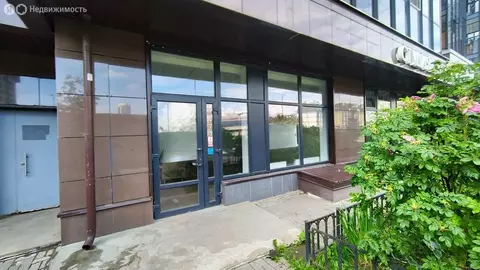 Торговая площадь (105 м)