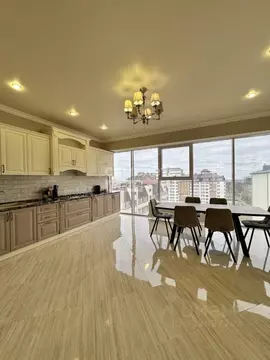 3-к кв. Кабардино-Балкария, Нальчик ул. Ахохова, 190А (175.0 м)