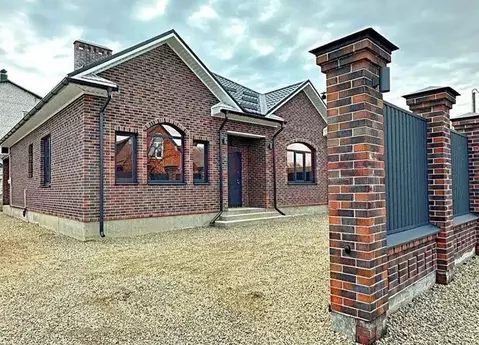 Дом в Ростовская область, Мясниковский район, с. Большие Салы ул. ...