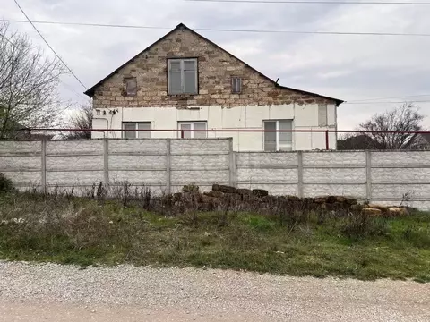 Дом в Крым, Симферопольский район, Перовское с/пос, с. Дубки ул. ...