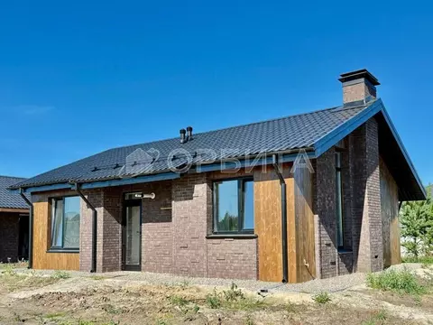 Дом в Тюменская область, Тюменский муниципальный округ, д. Зубарева ...