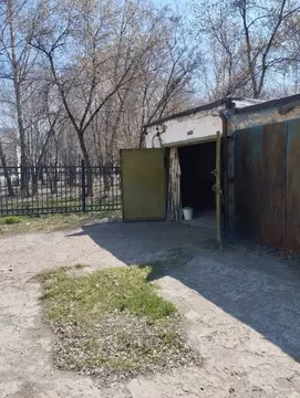 Гараж в Омская область, Омск Городок Нефтяников мкр, ул. Строителей, ...