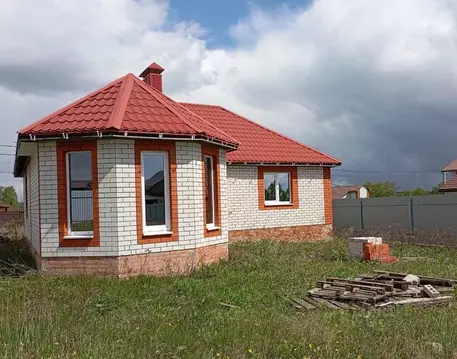 Дом в Белгородская область, Белгородский район, Крутологское с/пос, с. ...