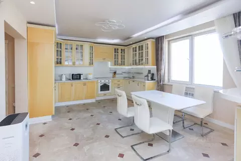 3-к кв. Хабаровский край, Хабаровск Ленинградская ул., 53к2 (104.0 м)