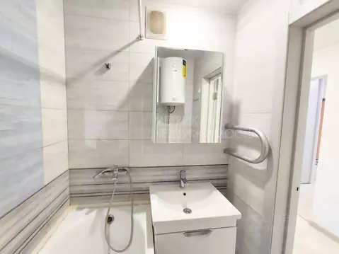 2-к кв. Тюменская область, Тюмень ул. Монтажников, 16 (53.8 м)