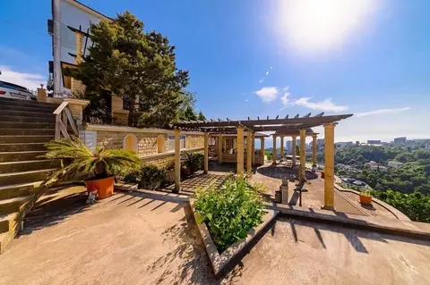 Дом в Краснодарский край, Сочи Бытха мкр, ул. Ясногорская, 13/5 (780 ...