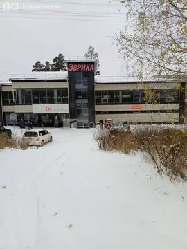 Торговая площадь (680 м)