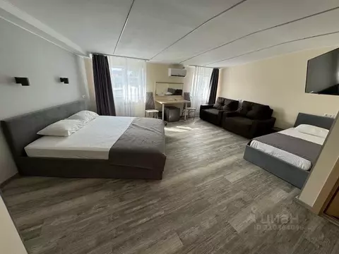 Комната Тюменская область, Тюмень Молодежная ул., 80с9 (40.0 м)