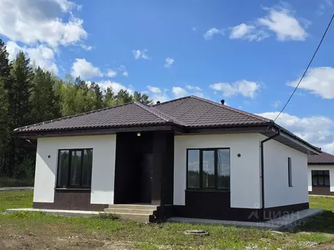 Дом в Свердловская область, Сысертский муниципальный округ, д. ...