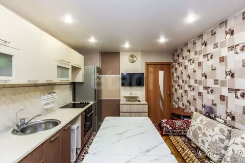 2-к кв. Тюменская область, Тюмень ул. Ветеранов Труда, 5 (48.0 м)