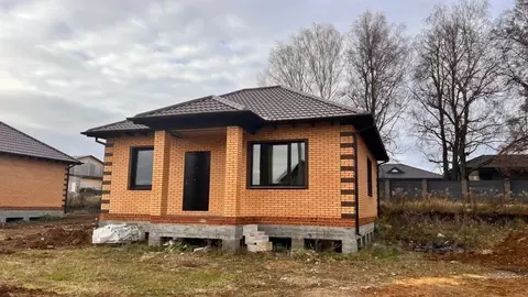 Дом в Тульская область, Тула городской округ, д. Медвенка, Водный мкр ...