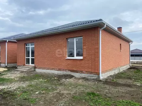 Дом в Ростовская область, Мясниковский район, с. Большие Салы ул. ...