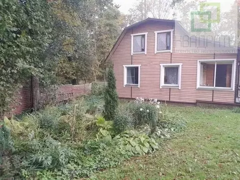 Дом в Ленинградская область, Лужский район, Ретюнское с/пос, д. Малые ...