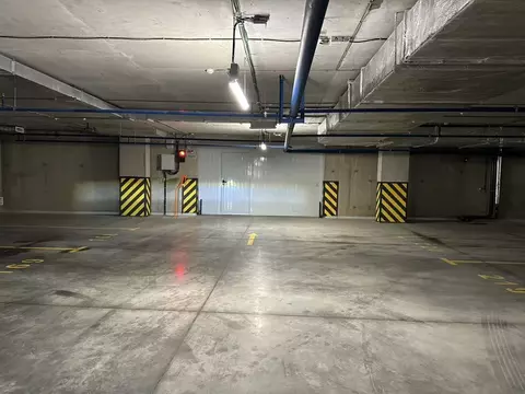 Гараж в Санкт-Петербург ул. Верхне-Каменская, 11к1 (14 м)