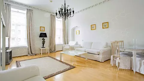 3-к кв. Санкт-Петербург Малая Конюшенная ул., 9 (105.0 м)