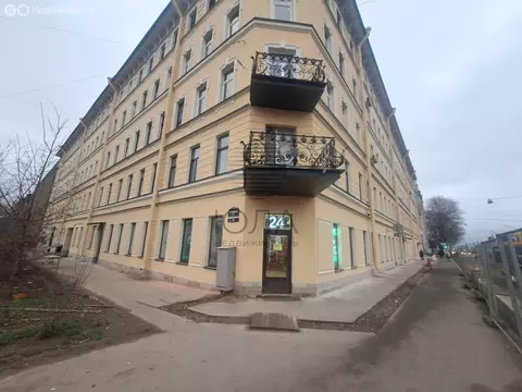 Торговая площадь (100 м)