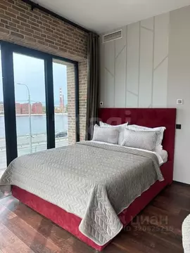 2-к кв. Санкт-Петербург наб. Макарова, 60 (80.0 м)