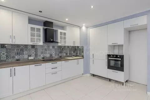 3-к кв. Тюменская область, Тюмень ул. Тимофея Чаркова, 81 (72.3 м)