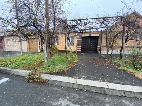 Дом в Северная Осетия, Владикавказ пл. Свободы (100 м)