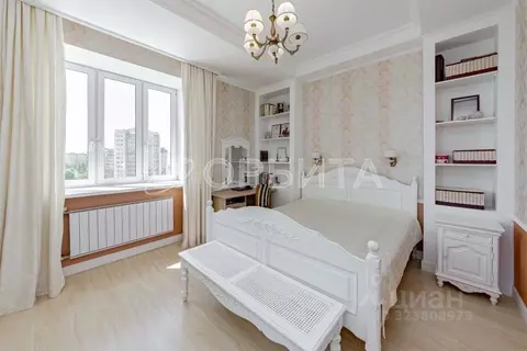 2-к кв. Тюменская область, Тюмень 6-й мкр, ул. Валерии Гнаровской, ...