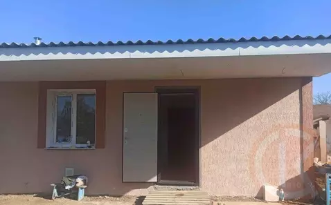 Дом в Крым, Сакский район, с. Сизовка ул. Микрорайон (62 м)