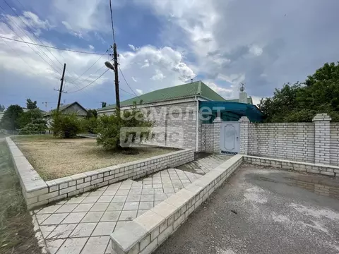 Дом в Волгоградская область, Волгоград пос. Ангарский, ул. Комиссара ...