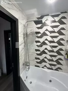 3-комнатная квартира: Барнаул, улица Сухэ-Батора, 16 (65.7 м)