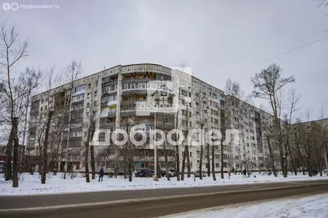 4-комнатная квартира: Екатеринбург, улица Бахчиванджи, 12 (75.8 м)