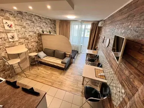 Студия Тюменская область, Тюмень ул. 50 лет ВЛКСМ, 13к2 (35.0 м)