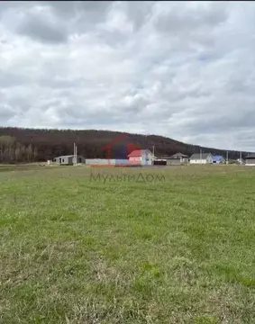 Участок в Белгородская область, Старооскольский городской округ, с. ...