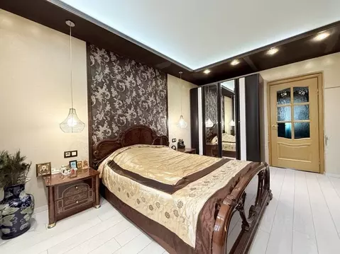 3-к кв. Санкт-Петербург просп. Авиаконструкторов, 24 (80.2 м)