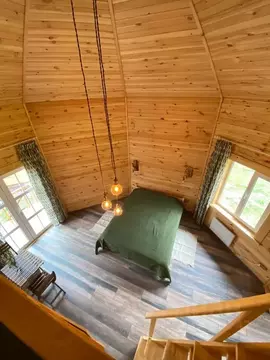 Дом в Алтай, Чемальский район, с. Турбаза Катунь ул. Кедровая, 11 (30 ...