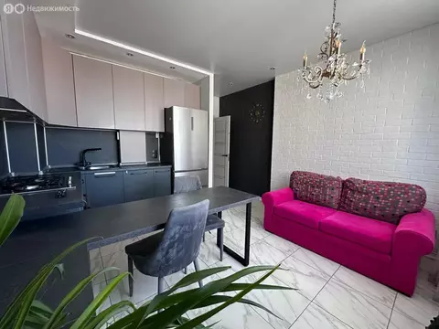 2-комнатная квартира: Калининград, Советский проспект, 81к2 (79 м)