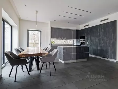 Дом в Санкт-Петербург ул. Кольцова, 3 (347 м)