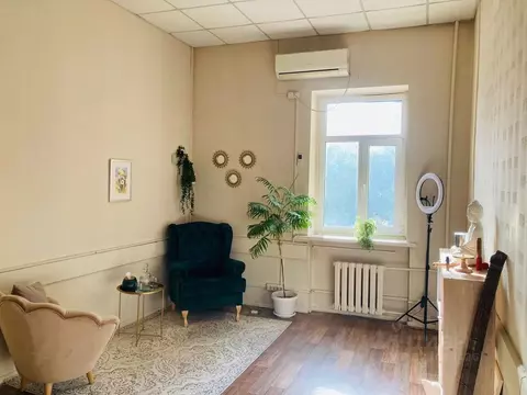 Офис в Волгоградская область, Волгоград ул. В.И. Ленина, 9 (20 м)