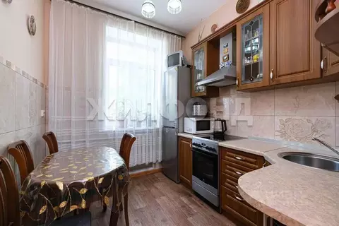 2-к кв. Новосибирская область, Новосибирск ул. Сибиряков-Гвардейцев, ...