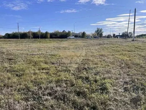 Участок в Белгородская область, Старооскольский городской округ, с. ...