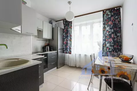 3-к кв. Санкт-Петербург Долгоозерная ул., 6К1 (71.7 м)