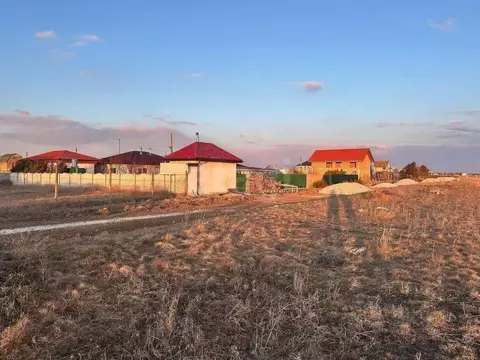 Участок в Крым, Сакский район, Штормовское с/пос, с. Приветное  (6.0 ...