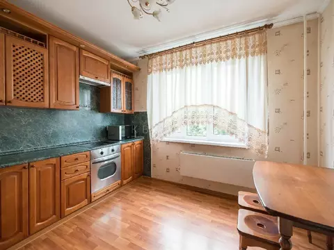 Продается 3-комнатная квартира