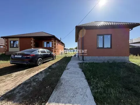 Дом в Белгородская область, Корочанский район, Мелиховское с/пос, с. ...