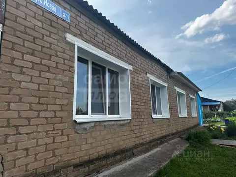 Дом в Оренбургская область, Переволоцкий район, с. Кариновка Новая ...