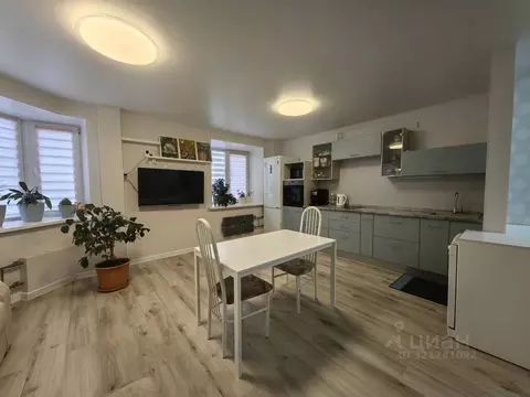 3-к кв. Свердловская область, Екатеринбург ул. Готвальда, 6к2 (69.6 м)