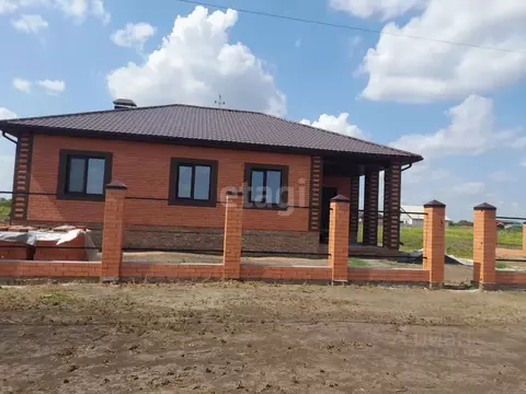 Дом в Белгородская область, Корочанский район, Погореловское с/пос, с. ...