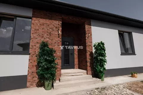 Дом в Крым, Симферопольский район, Добровское с/пос ул. Орловская (93 ...