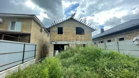 Дом в Крым, Симферопольский район, Перовское с/пос, с. Молочное ул. ...