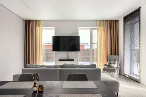 Дом в Ленинградская область, Ломоносовский район, Виллозское городское ...